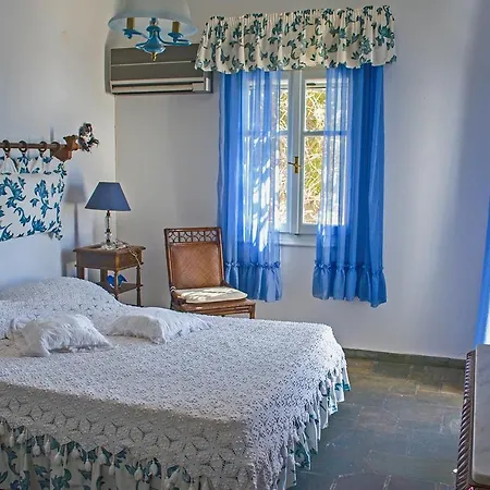 Guest house Roussa Suites *
