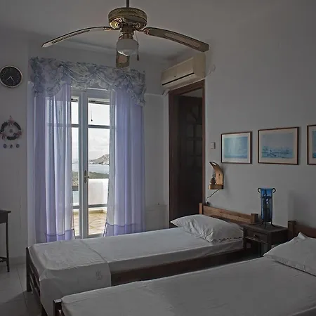 Roussa Suites Guest house Posidhonia (Syros)
