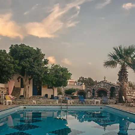 Guest house Roussa Suites